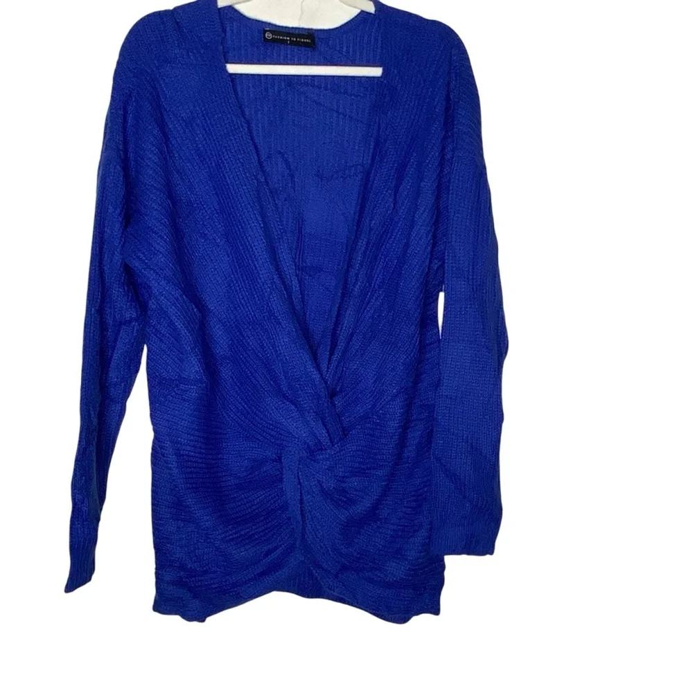 Fashion to Figure dark blue sweater with front knot. NWT. Size 1X - Picture 2 of 7